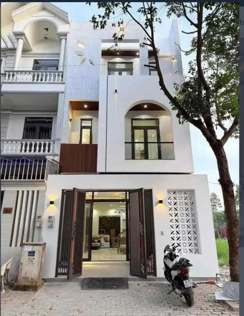 Vị trí khu biệt thự Phường 4 Tân An được xem là đắc địa bậc nhất thành phố khi nằm tiếp giáp trực tiếp với trục chính Quốc lộ 1A