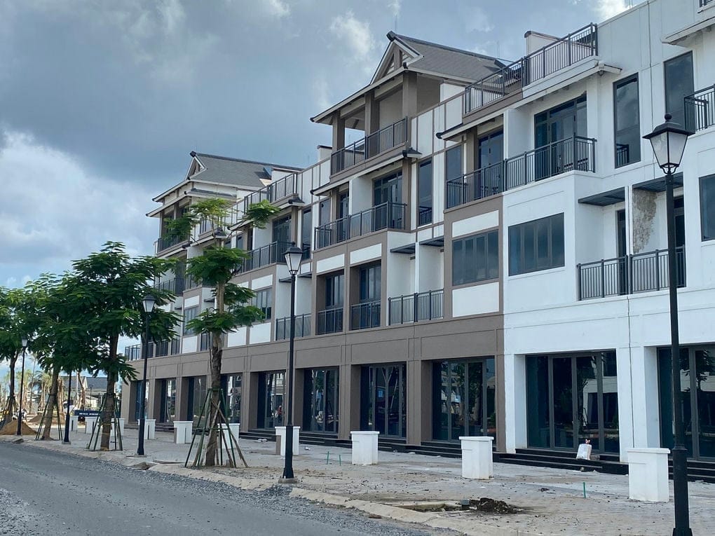 Nhà phố Đức Hòa