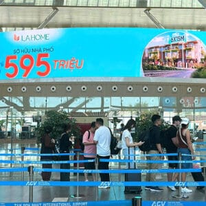 Quảng cáo led La home Long An tại ga đi thứ 3 - Sân bay Tân Sơn Nhất TpHCM